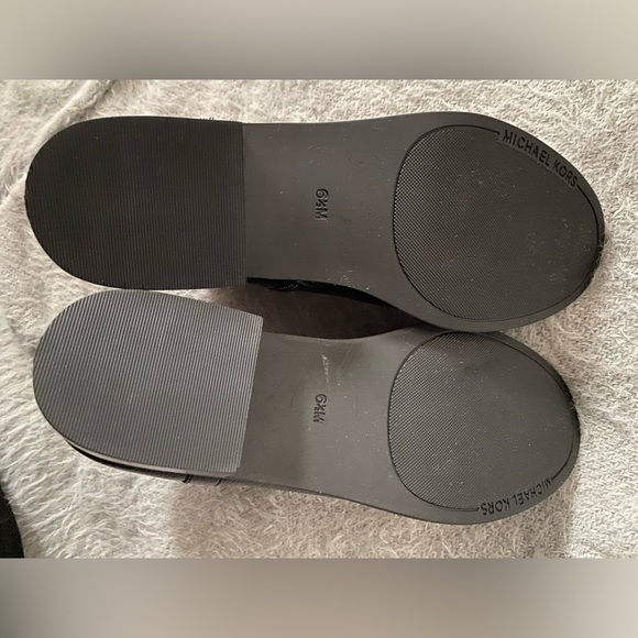 MICHAEL Michael Kors Finley Leather Ankle Boots - Picture 12 of 12